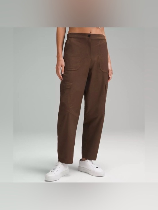 Pants - Lululemon Light Utilitech Cargo
Pocket High-Rise Pant, Sz 32 NWOT